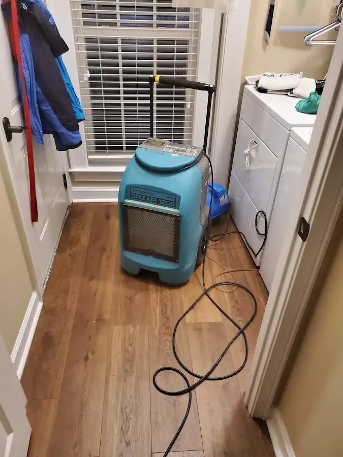 Commercial dehumidifier deployed for Crawl Space Restoration in Grandview